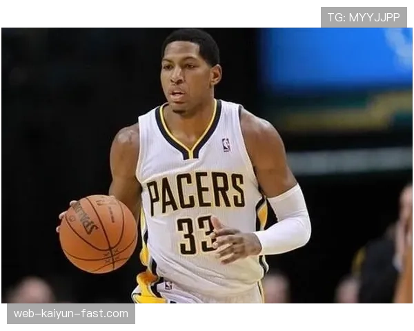 丹尼·格兰杰三分命中提升显著 拉开球队外线火力差距