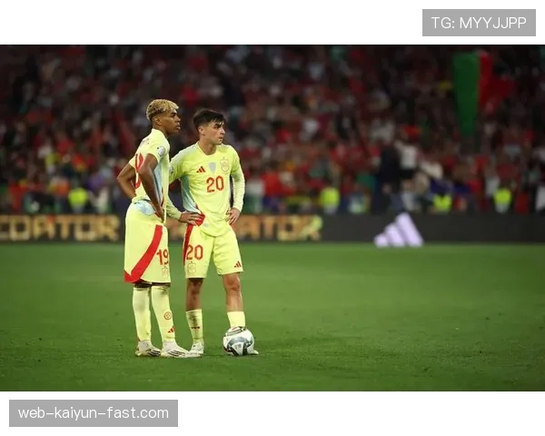 伊涅斯塔直塞穿透力更胜一筹，佩德里节奏掌控更显细腻