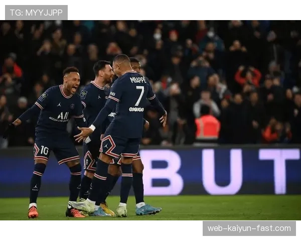 巴黎圣日耳曼进攻结构是否正在失去中心点，战术稳定性面临考验