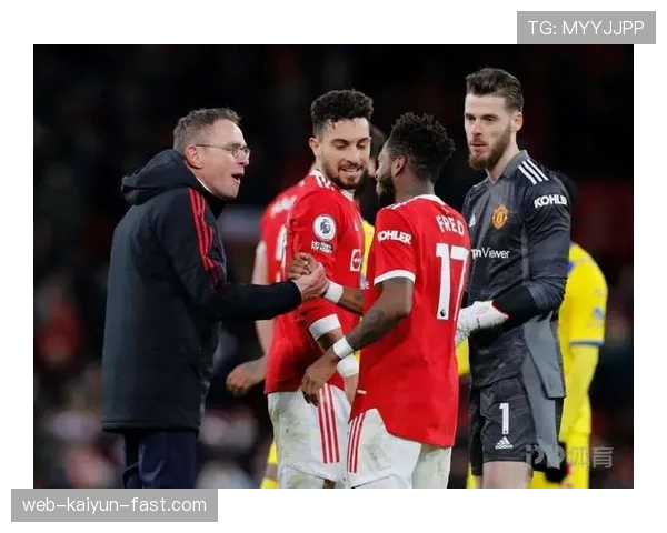 曼联更衣室矛盾再度曝光，内部关系紧张影响球队稳定性